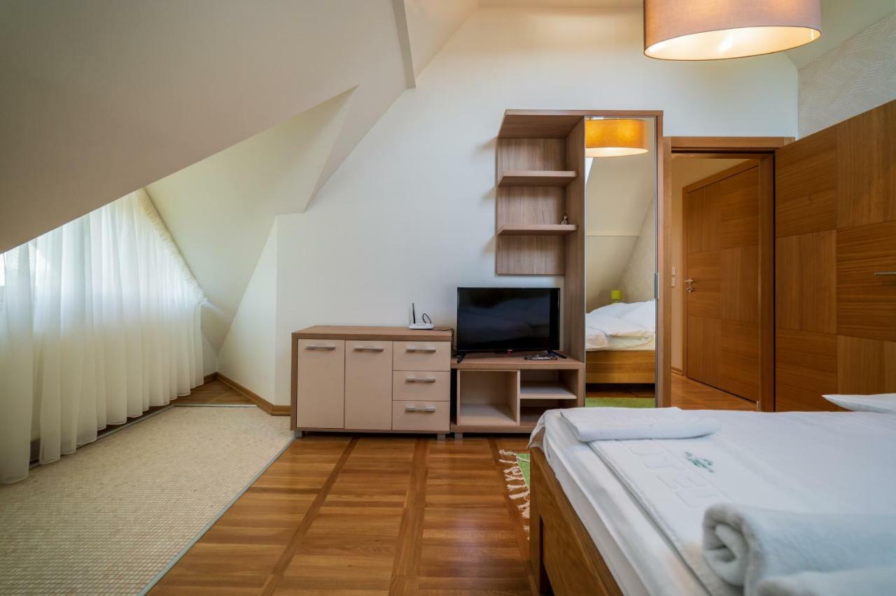 Vila Valentina Zlatibor Luaran gambar